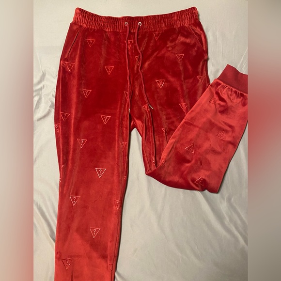 Guess red velour joggers - Picture 2 of 7